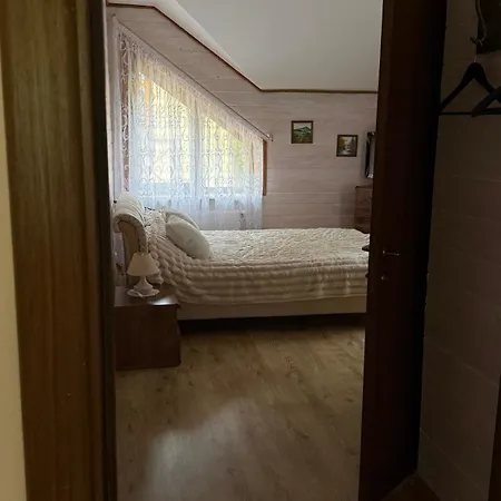 у микуличині فيلة *